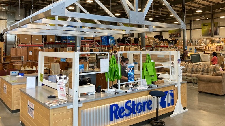 Restore kiask in the center of warehouse