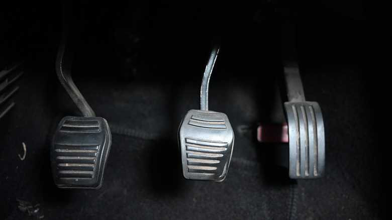 Manual transmission-equipped car's pedal assembly