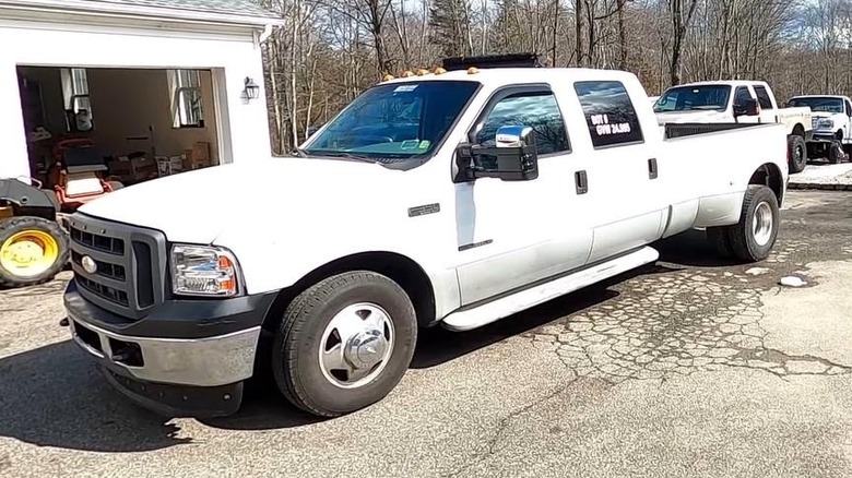 Front 3/4 static shot of a white 7.3 Powerstroke-equipped Ford Super Duty