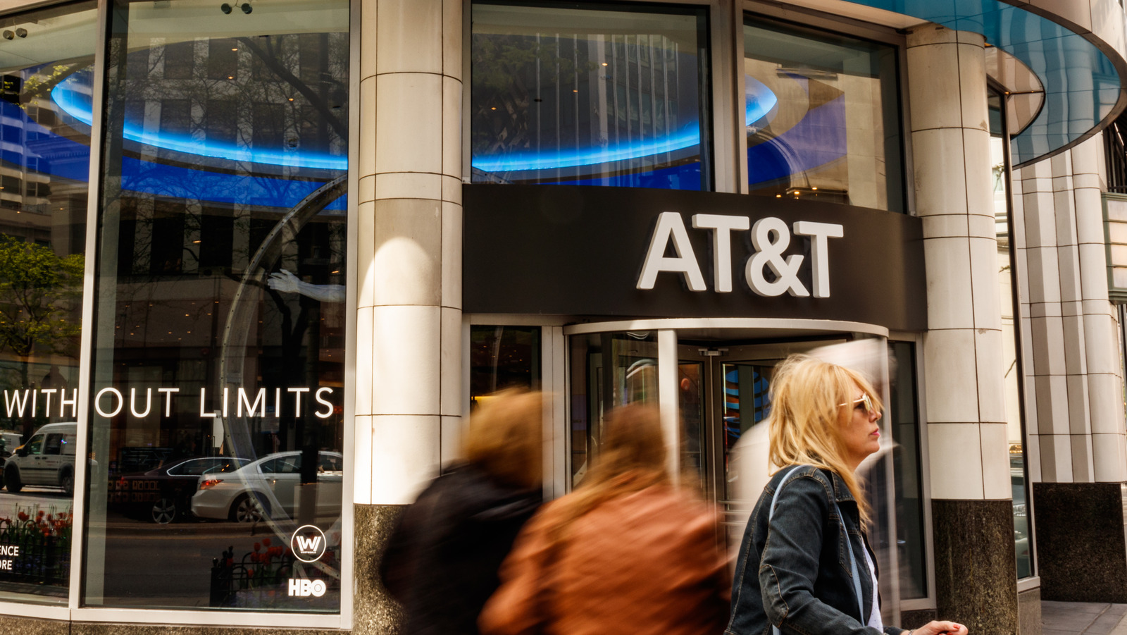 آنچه باید در مورد برنامه نظارت بر تلفن دولت ایالات متحده با AT&T بدانید