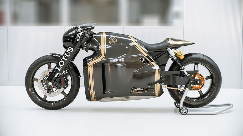 The Lotus C-01