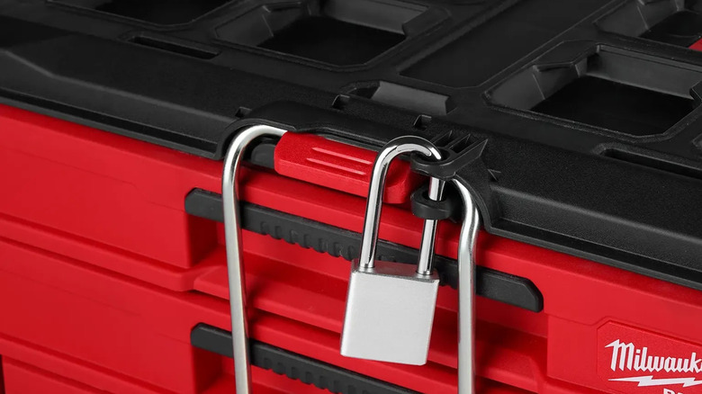 Padlock on a Milwaukee Packout 4 drawer toolbox