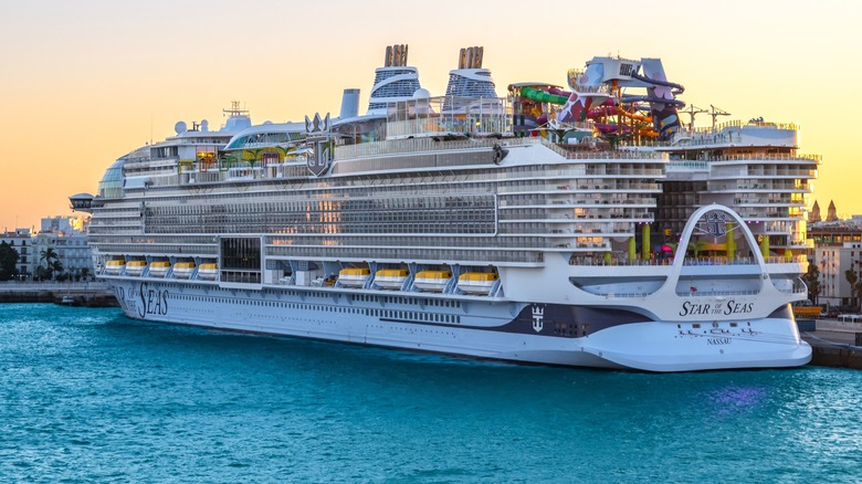 Royal Caribbean's Star of the Seas at Port Cruz