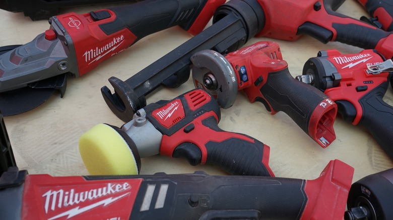 Вибір електроінструментів Milwaukee M12 12V.