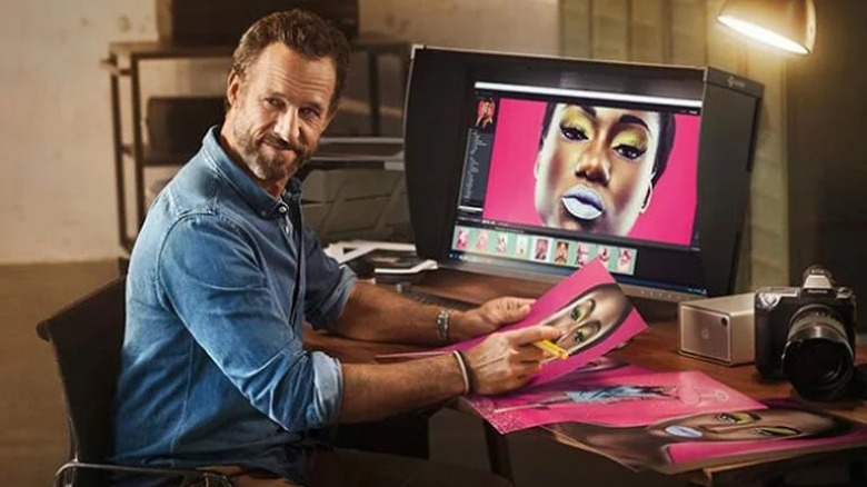 man with monitor from EIZO
