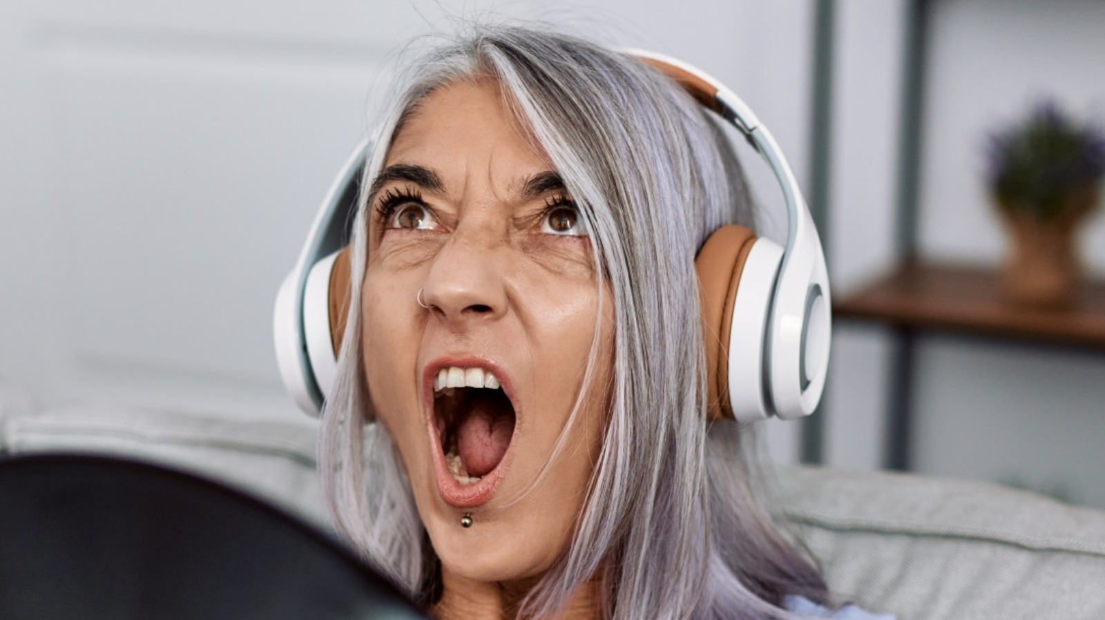 What’s The Difference Between ANC Headphones And Noise Canceling Headphones?