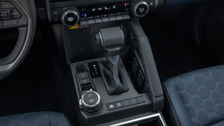 2025 Toyota Platinum gearshift