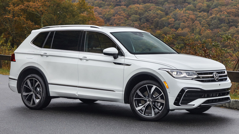 White 2022 Volkswagen Tiguan parked