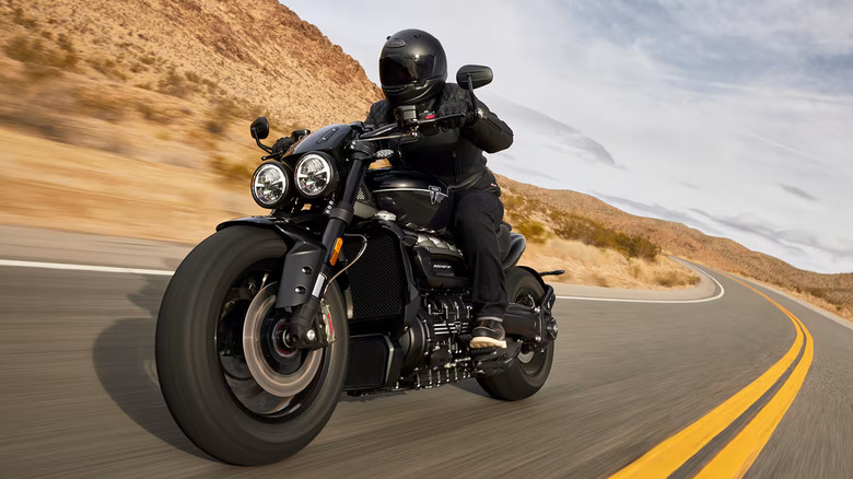 Triumph Rocket 3 cornering