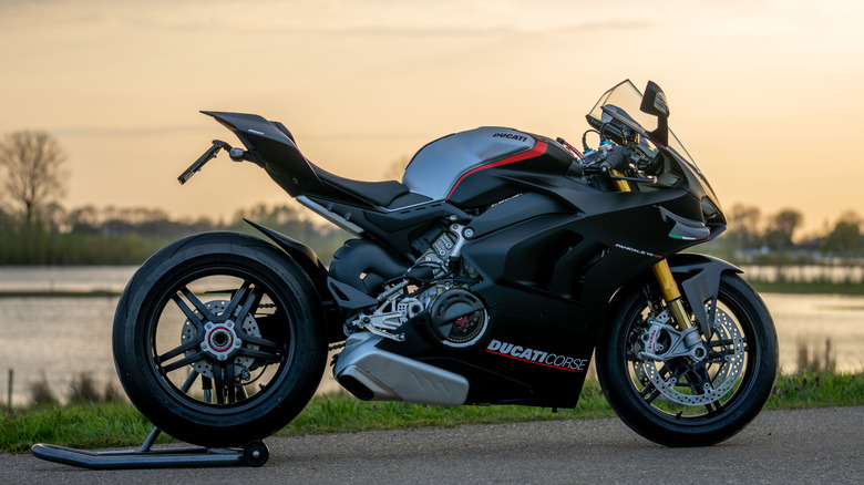side view of a Panigale V4