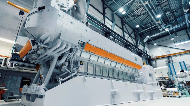 The Wärtsilä 31 engine inside a warehouse, low angle