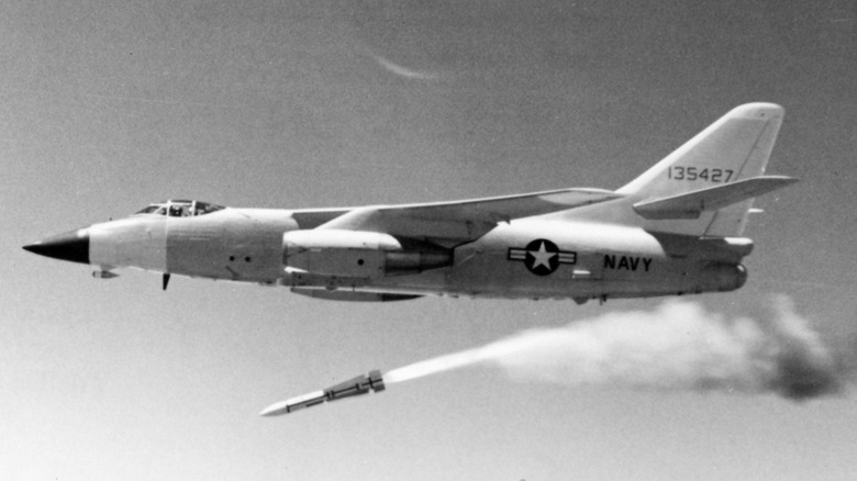 An AIM-54A launched from the NA-3A-testbed in 1966.