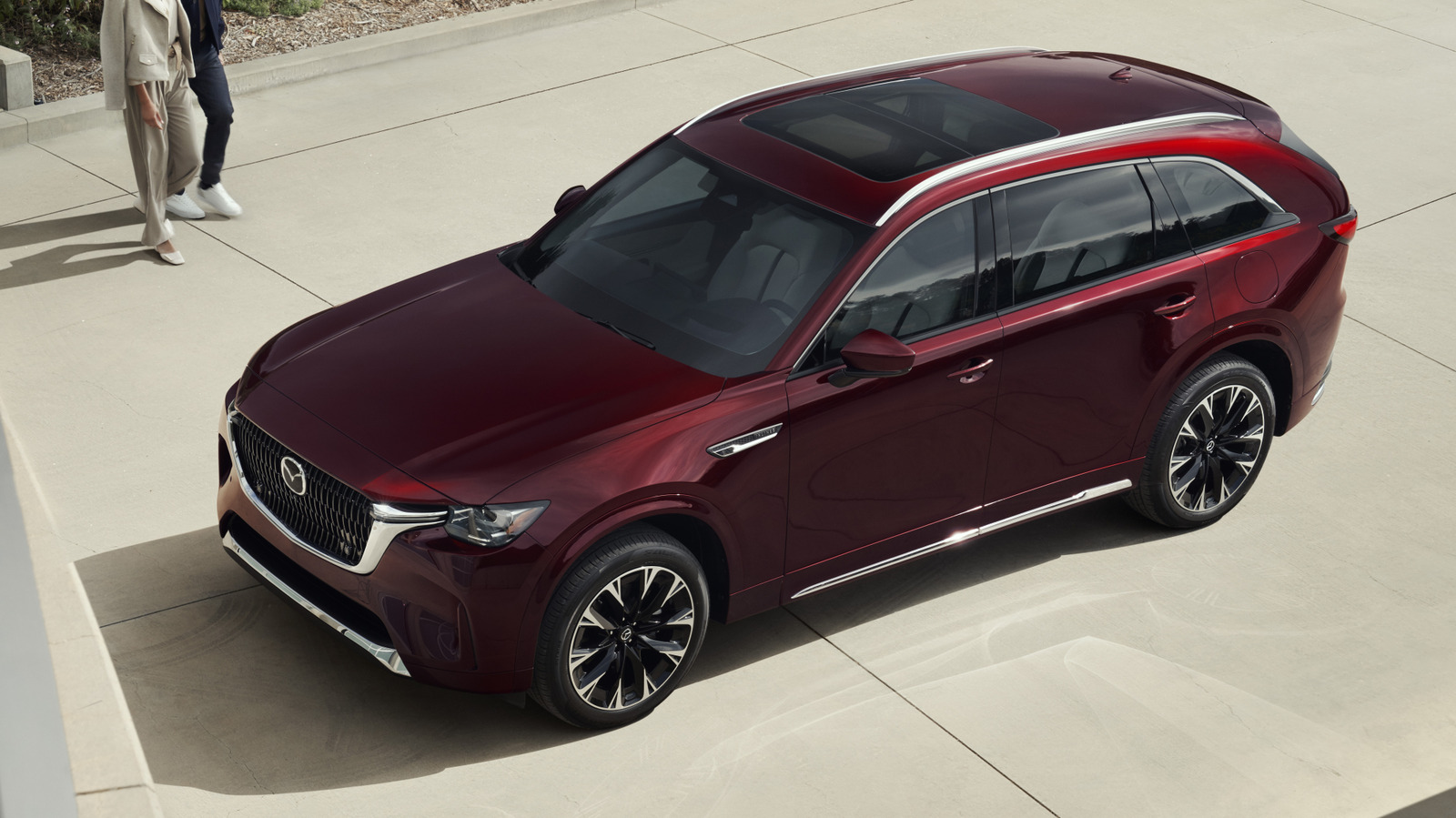 Understanding the Driving Range of the Mazda CX-90 PHEV and Its Charging Capabilities While on the Move.