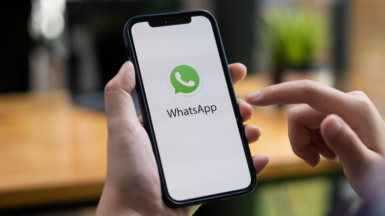 WhatsApp logo iPhone