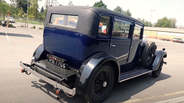 Screen grab displaying rear turn signal on early 1930s Talbot