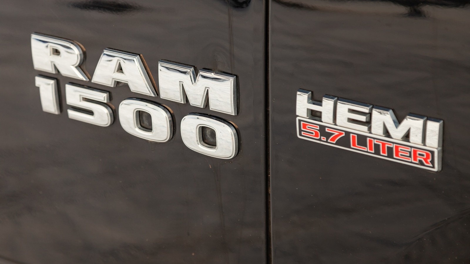 Where Are Chrysler 5.7 Hemi Engines Made & How Much Horsepower Do They Produce?