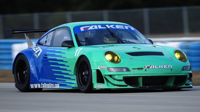 Falken branding on a racing Porsche GT