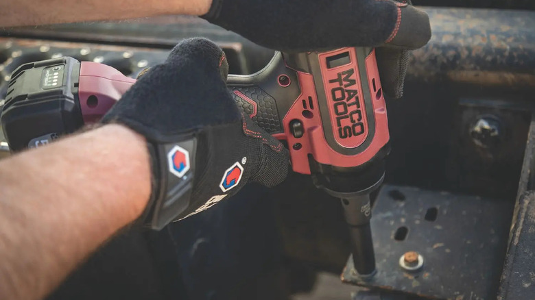 Matco 20V 1/2 inch impact wrench in use