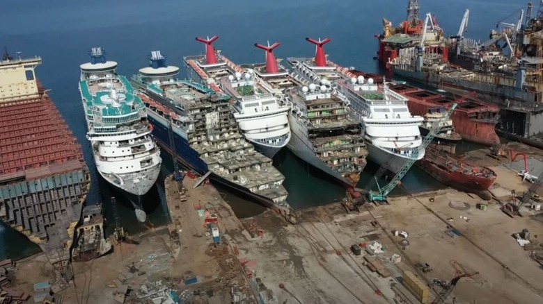 Old cruise ships slated for destruction