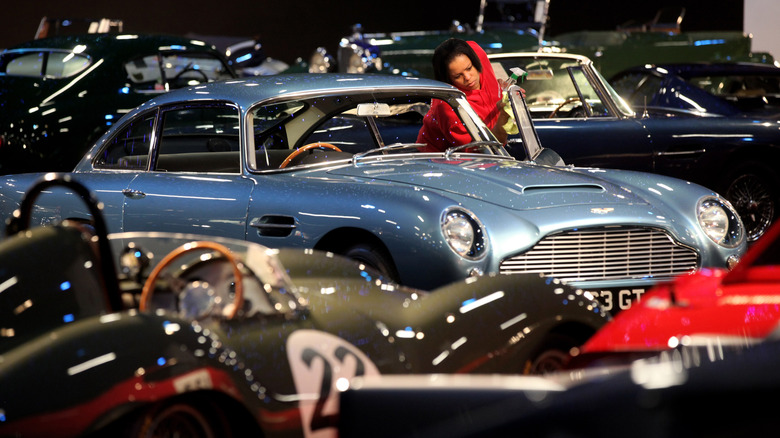 Aston Martin DB5 in lot