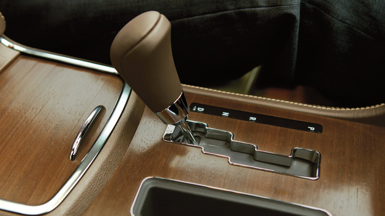 2012 Chrysler 300C gear shifter