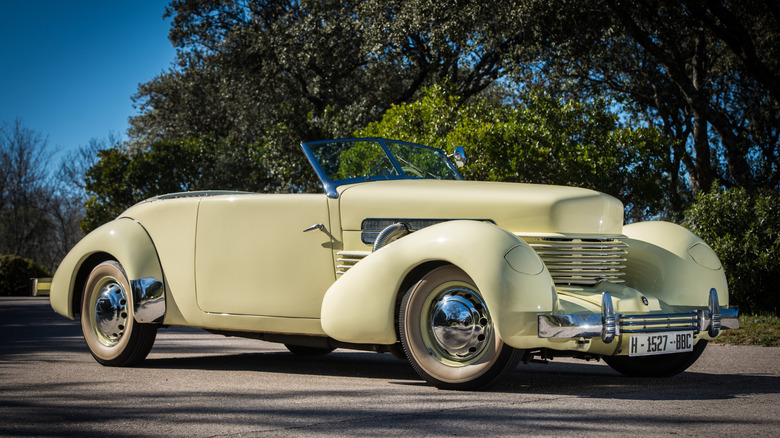 1936 Cord 810 roadster, parked, front-right three-quarter view