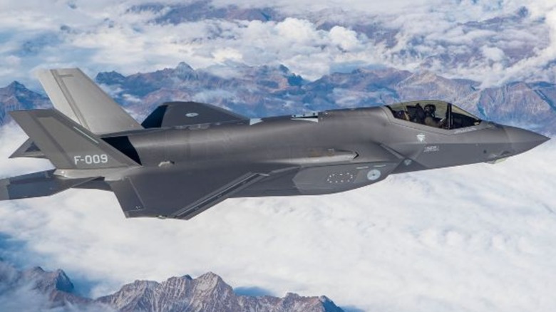 f-35 jet netherlands flight mountain