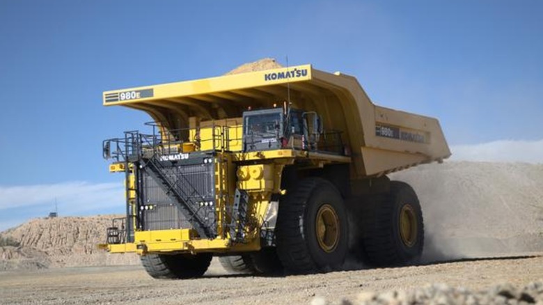 Komatsu 980E haul truck in action