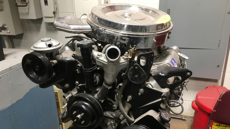 The front view of a Detroit Diesel V8 engine