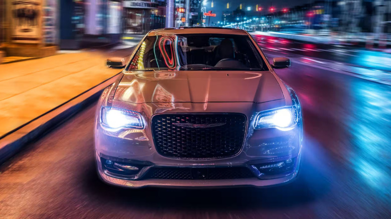 2023 Chrysler 300 front end street