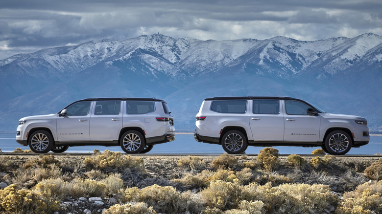 The 2025 Jeep Grand Wagoneer (left) and 2025 Jeep Grand Wagoneer L (right).
