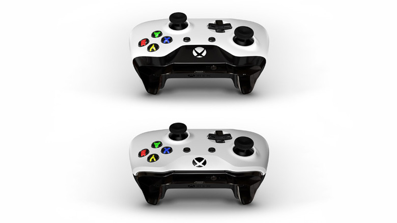 An image showing the visual differences between a Bluetooth-enabled Xbox One wireless controllers (bottom) and one without Bluetooth (top)