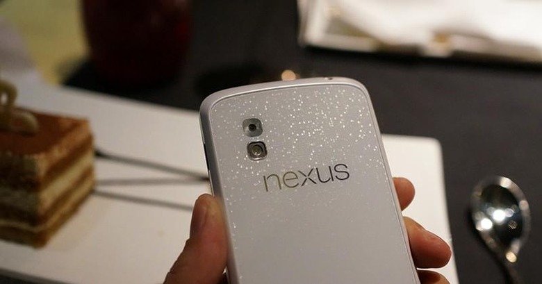 lg_nexus_4_white_leak_3