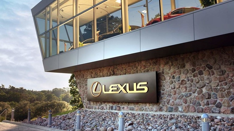 Lexus deadlership showing Lexus name and logo outside the building