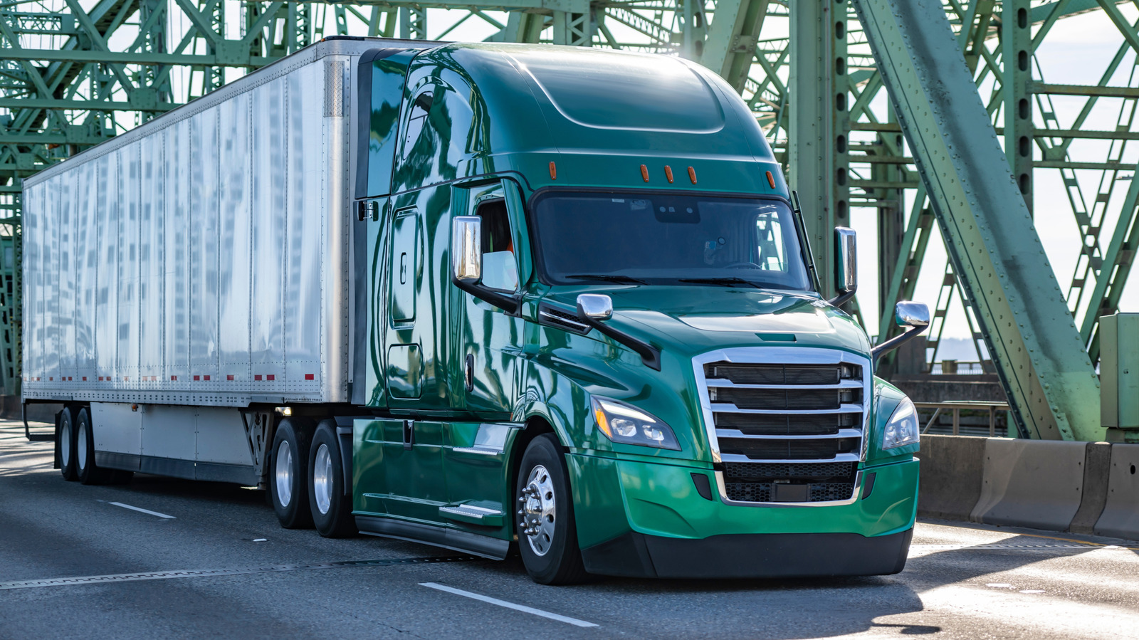 Who Invented The Semi-Truck & When Was The First Model Sold?