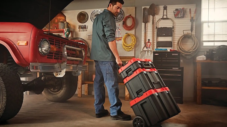 Picture displaying Craftsman Versastack cases in use
