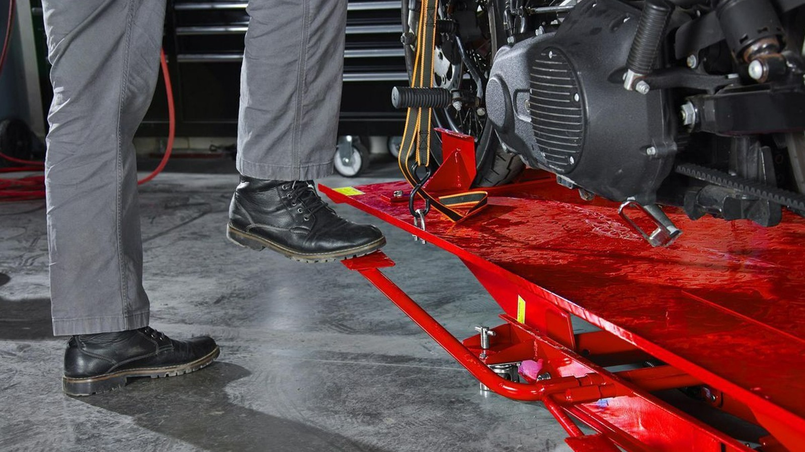 Who Makes Harbor Freight's Motorcycle Lift Table & How Long Is It?