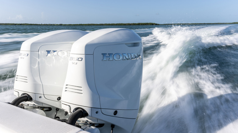 Honda BF350 V8 outboard motor