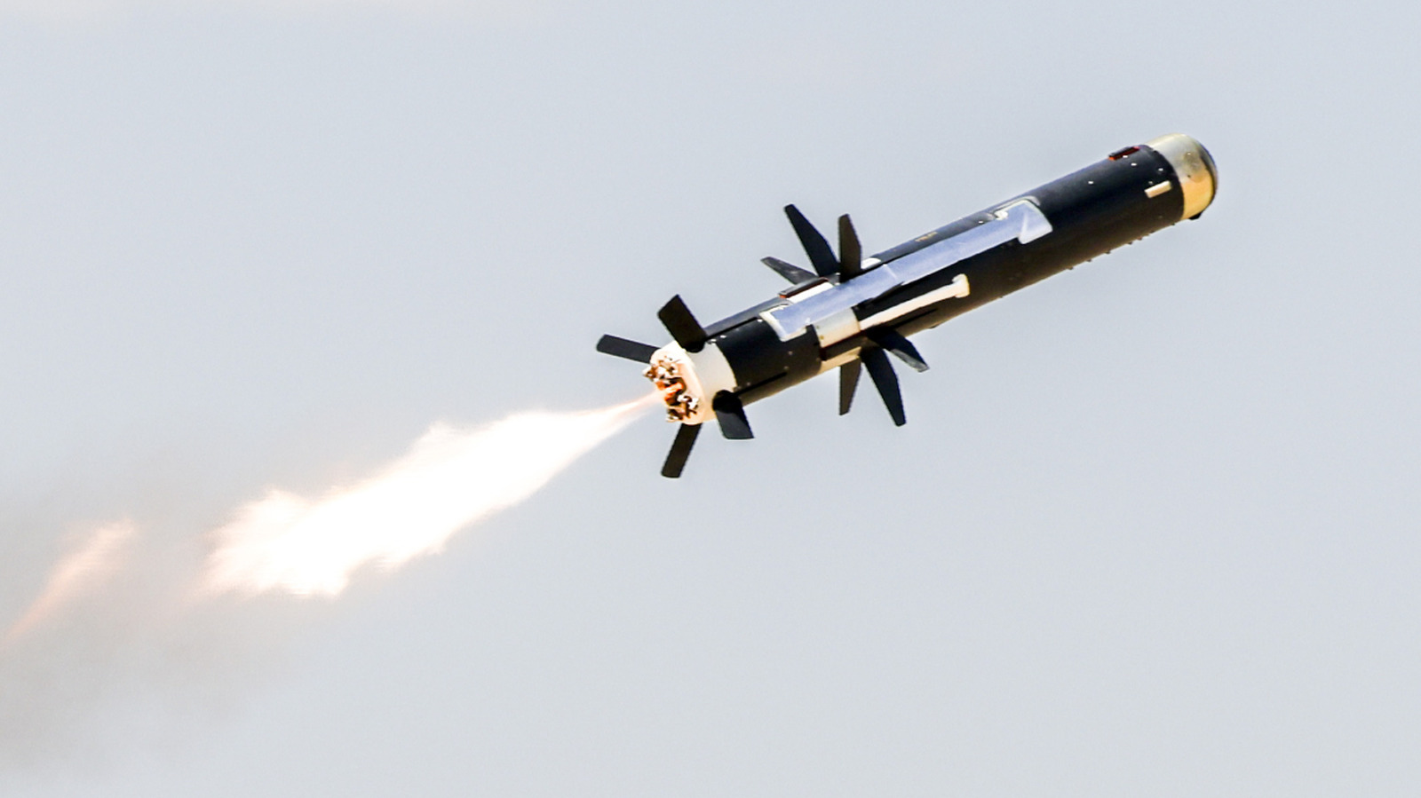 Who Makes Javelin Missiles?