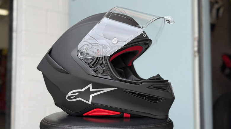 Alpinestars S-R7 helmet on display