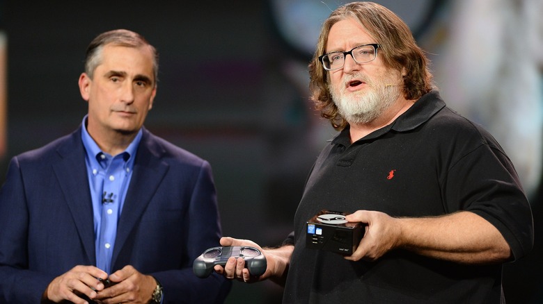 Intel CEO Brian Krzanich(Left) and Valve Corp. Co-Founder Gabe Newell(Right) At CES Keynote 2014