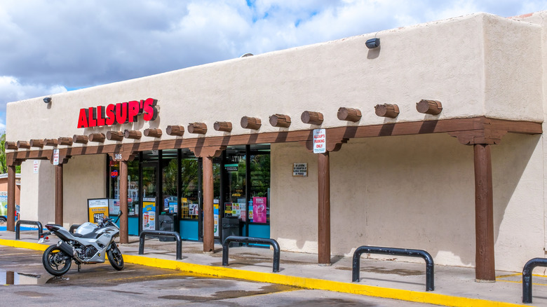 View of Allsup's Convenience store in Santa Fe, New Mexico