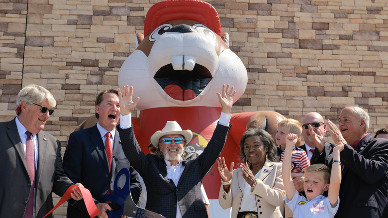 Founder and CEO Arch "Beaver" Aplin III at grand opening of first Buc-ee's in Virginia along with other people