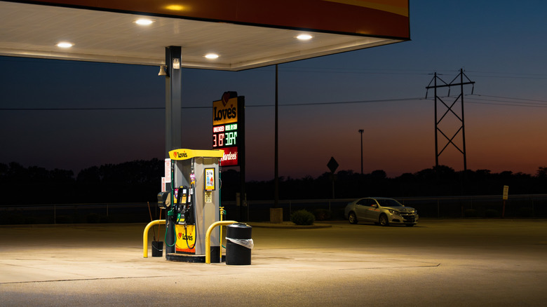 An empty Love's gas station
