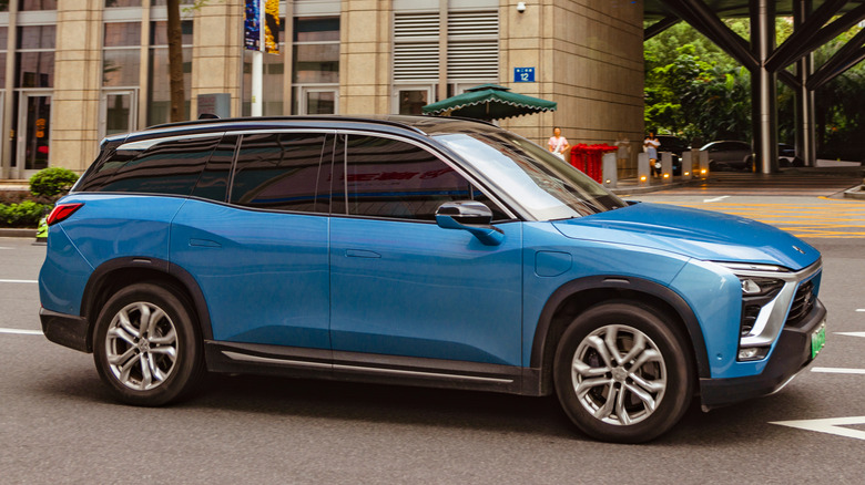 NIO ES8 on street