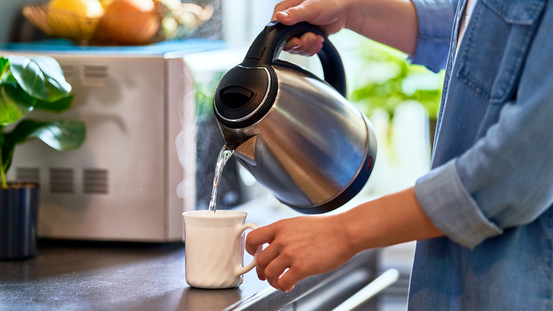 electric kettle