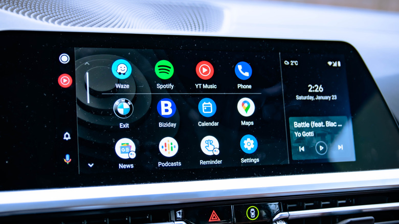android auto interface on a car's infortainment system showing the available apps