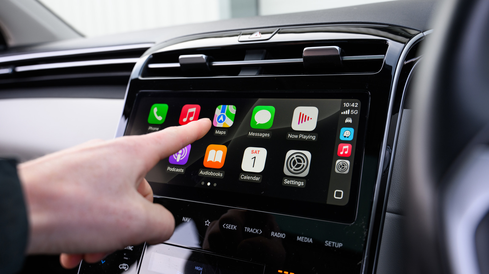 Why Are Car Brands Skipping Apple CarPlay Ultra?