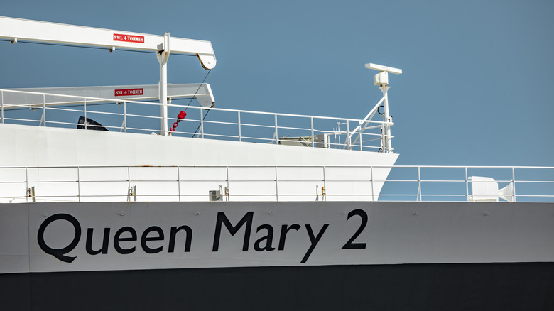 close-up of ship hull with Queen Mary 2 inscribed