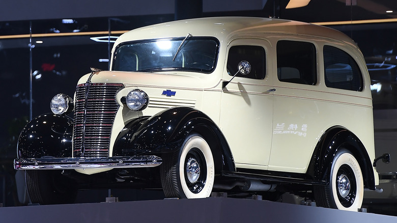 White 1935 Chevrolet Suburban on display